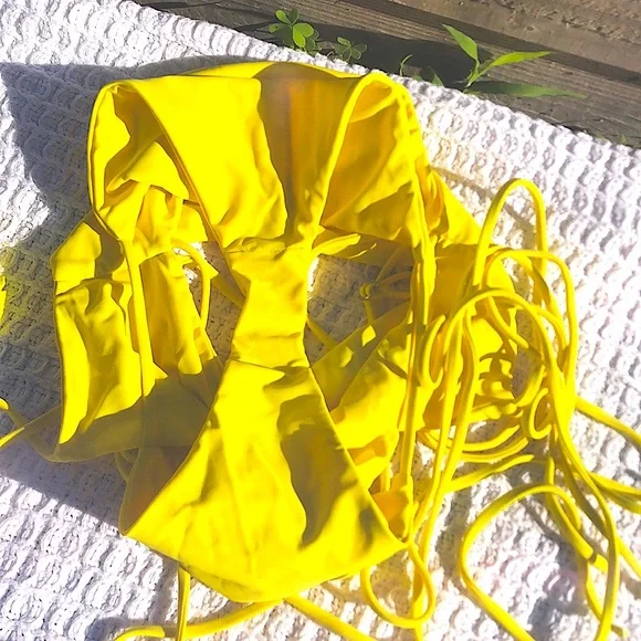 Lovers + Friends TIED UP ONE PIECE IN YELLOW sz xs - Picture 9 of 9